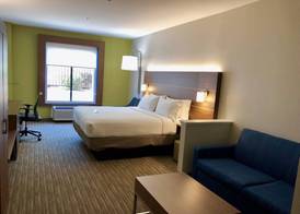 Holiday Inn Express & Suites ARLINGTON (I-20-PARKS MALL) by IHG 2