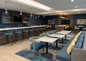 La Quinta Inn & Suites by Wyndham Round Rock near Kalahari 3