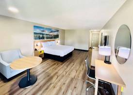Days Inn by Wyndham Burleson Ft. Worth 5