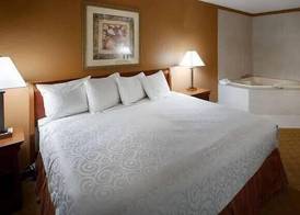 Days Inn by Wyndham St. Charles IL 4