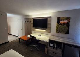 The Grand Inn Peoria 5