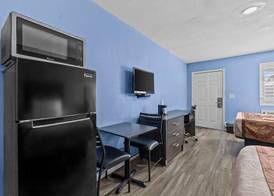 American Executive Inn Mesa 5