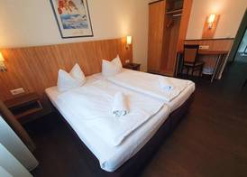 Sport Hotel Kenzingen inklusive Schwimmbad, Sauna und Frühstück nähe Europa-Park 3