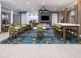 La Quinta Inn & Suites by Wyndham Locust Grove 3