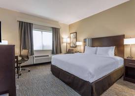 Wingate by Wyndham Gurnee 4