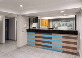 Super 8 by Wyndham Romeoville Bolingbrook 3