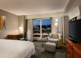 Courtyard by Marriott Tysons McLean 5
