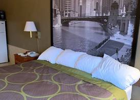 Super 8 by Wyndham Valparaiso 5