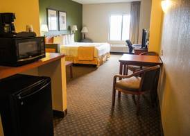 Quality Inn & Suites Lake Charles South 4