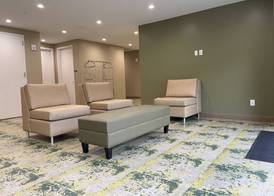 Super 8 by Wyndham Bronx Near Botanical Garden 5