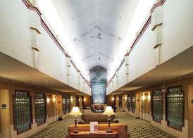 La Quinta Inn & Suites by Wyndham Appleton College Avenue 4
