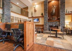Comfort Inn at Thousand Hills 3