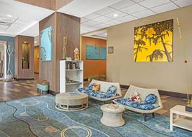 Best Western Plus Chain of Lakes Inn & Suites 2