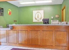 Super 8 by Wyndham Atchison 2