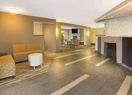 Hawthorn Extended Stay by Wyndham Cincinnati/Sharonville 2
