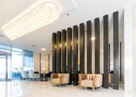 S Plaza Suites Hotel 4