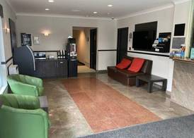 Ramada by Wyndham Laval 3