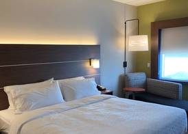 Holiday Inn Express & Suites SPRINGFIELD NORTH by IHG 5
