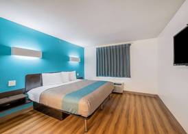 Motel 6 Decatur, TX 4
