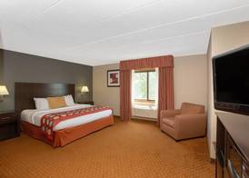 Baymont by Wyndham Coralville 2