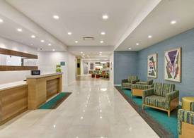 Home2 Suites By Hilton Montreal Dorval 4