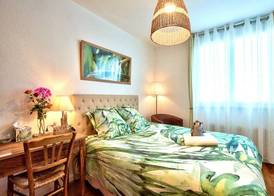 ! A découvrir ! NATURALBNB - Chambres d'hôtes climatisées au calme - Top confort et reposant - PARKING GRATUIT SECURISE - Garage vélos et motos - OFFERT COPIEUX PETIT DEJEUNER fait maison sucré-salé, 5