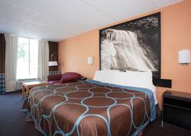Super 8 by Wyndham Black Mountain Asheville East 5