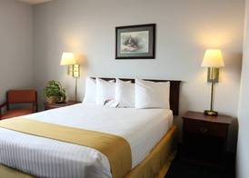 Clover Island Inn 4