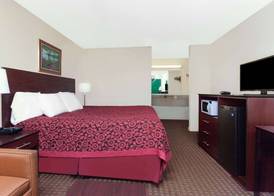 Days Inn by Wyndham Columbia NE Fort Jackson 4