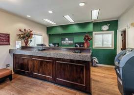 HomeTowne Studios by Red Roof Orlando South 3