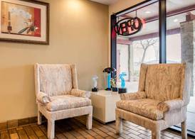Econo Lodge Holland - Toledo 2