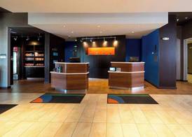 Courtyard by Marriott Battle Creek 2