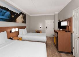 Days Inn & Suites by Wyndham Arlington Heights 5