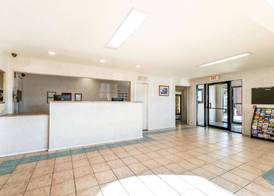 Travelodge by Wyndham Decatur TX 3