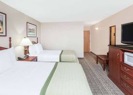 Baymont by Wyndham Elkhart 5