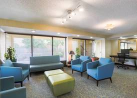 Days Inn by Wyndham Newark Wilmington 2