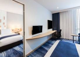 Holiday Inn Express BANGKOK SOI SOONVIJAI by IHG 3