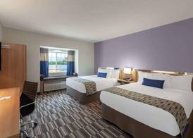 Microtel Inn & Suites by Wyndham College Station 4
