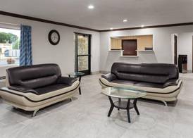 Days Inn & Suites by Wyndham Kaukauna WI 3