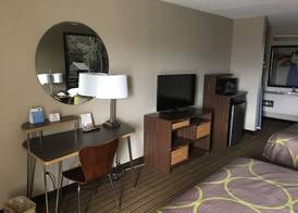 Super 8 by Wyndham Knoxville North/Powell 3