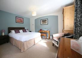 The Dewdrop Inn 3