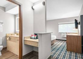 AmericInn by Wyndham Beloit 5