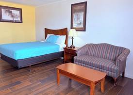 Champions Inn Del Rio Near Lake 5