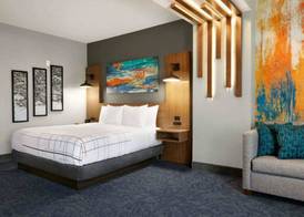 La Quinta Inn & Suites by Wyndham Louisville NE - Old Henry Rd 3
