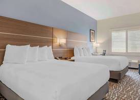 Best Western Plus Lake Elsinore Inn & Suites 5