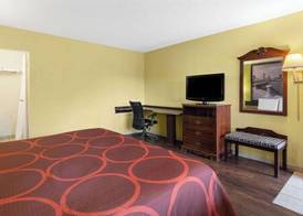 Super 8 by Wyndham Youngstown Girard 5