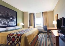 Super 8 by Wyndham Lees Summit 3