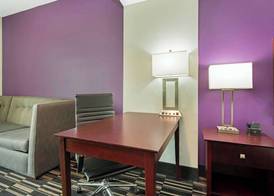 La Quinta by Wyndham Bridge City-Orange 4