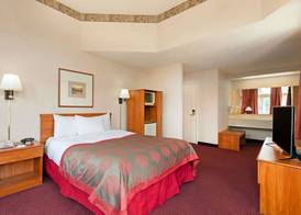 Ramada by Wyndham SeaTac Airport North 5