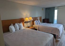 Days Inn by Wyndham Birch Run 5